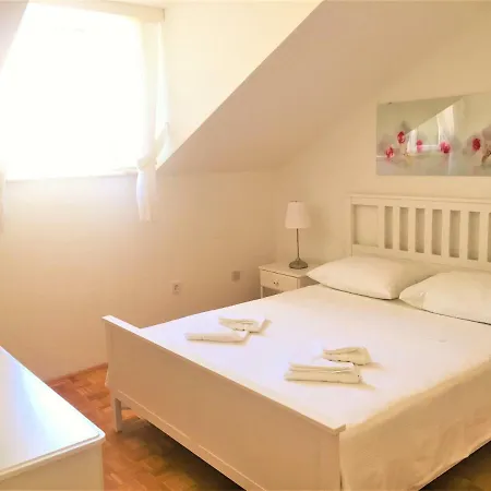 Apartment Mija Bol